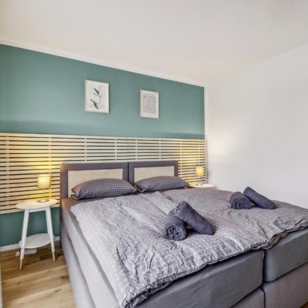 Ferienwohnung Amalfi A02 - 2 Zi Fuer 4P - Balkon, Smart Tv, Boxspringbett Kaiserslautern Exterior foto